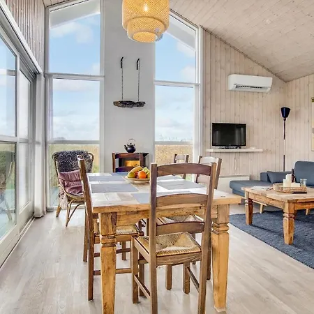 Cozy In Hjorring With Sauna Дом отдыха *