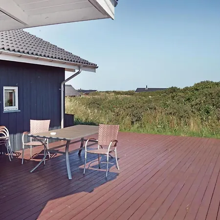 Three-bedroom Hjorring With A Hot Tub 01 Nyaraló